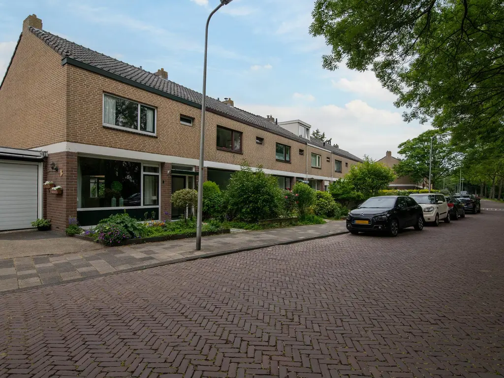 Mr. Jan Tuningstraat 70, NAALDWIJK