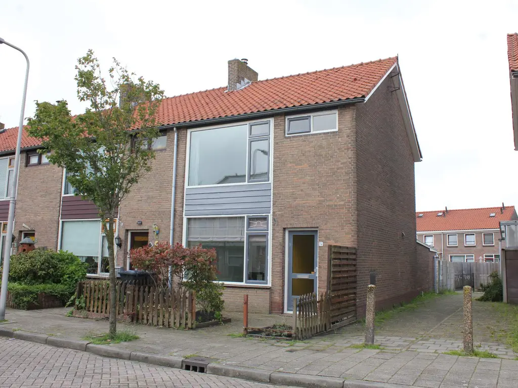 A.J. van Reststraat 14, POELDIJK