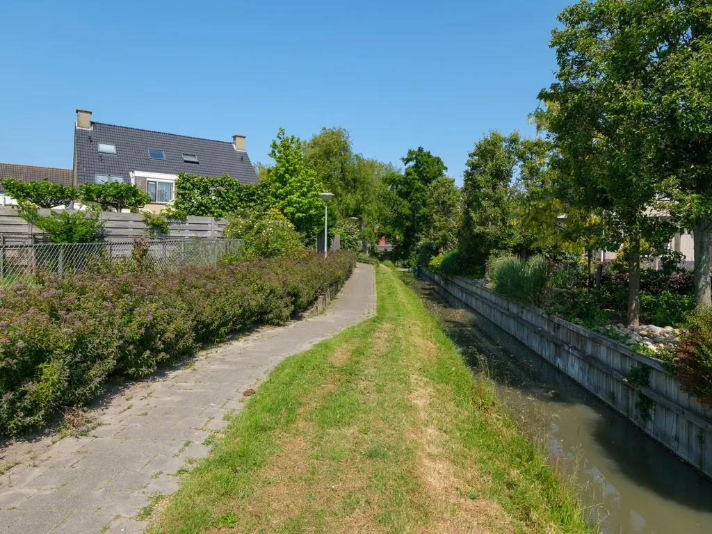 Burgemeester Elsenweg 18, NAALDWIJK