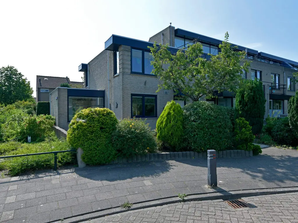 Van Doornicksingel 44, WATERINGEN