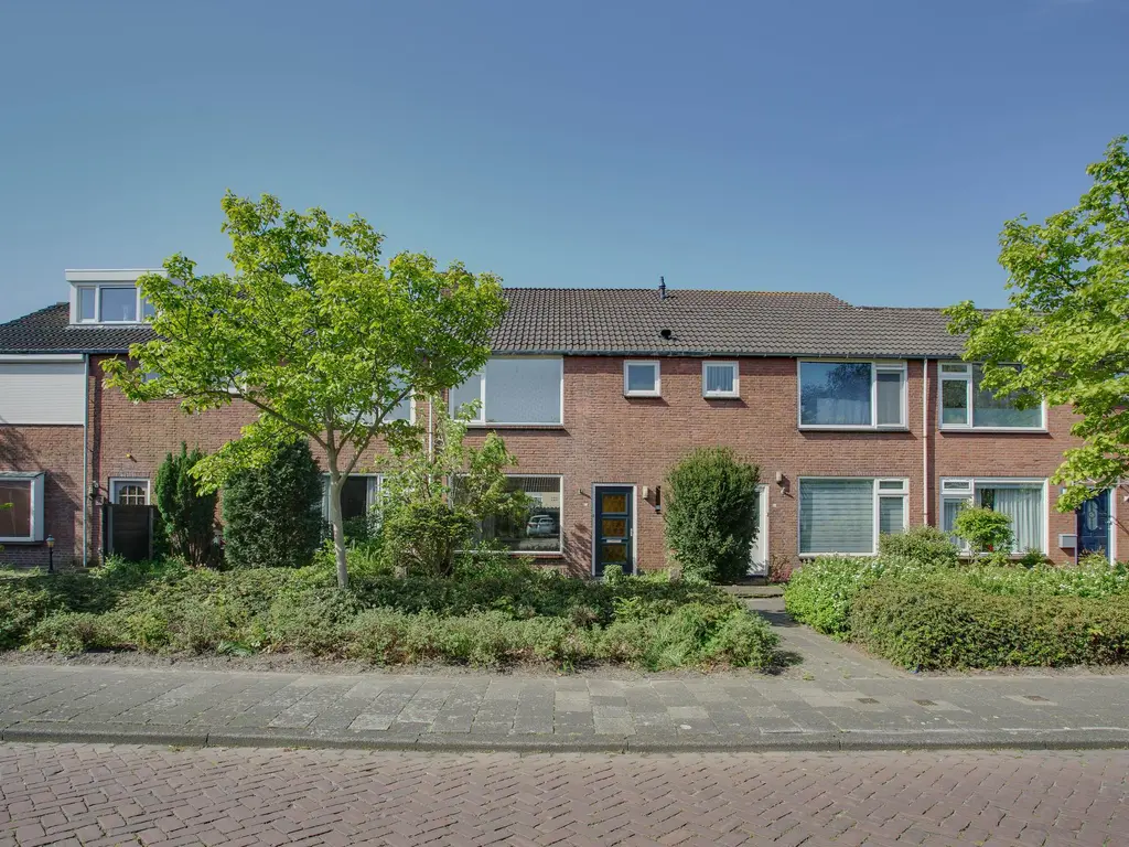 Kleine Woerdlaan 83, NAALDWIJK