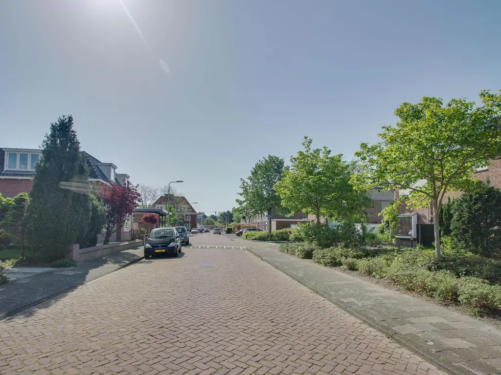 Kleine Woerdlaan 83, NAALDWIJK