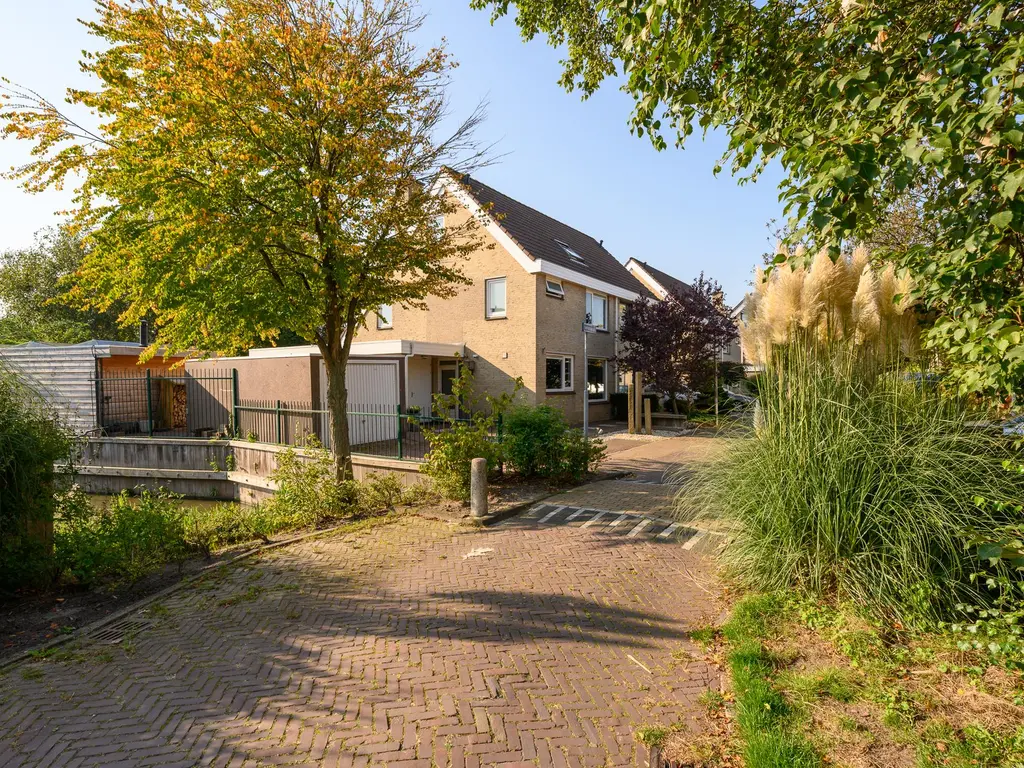 Van Houtenstraat 15, NAALDWIJK