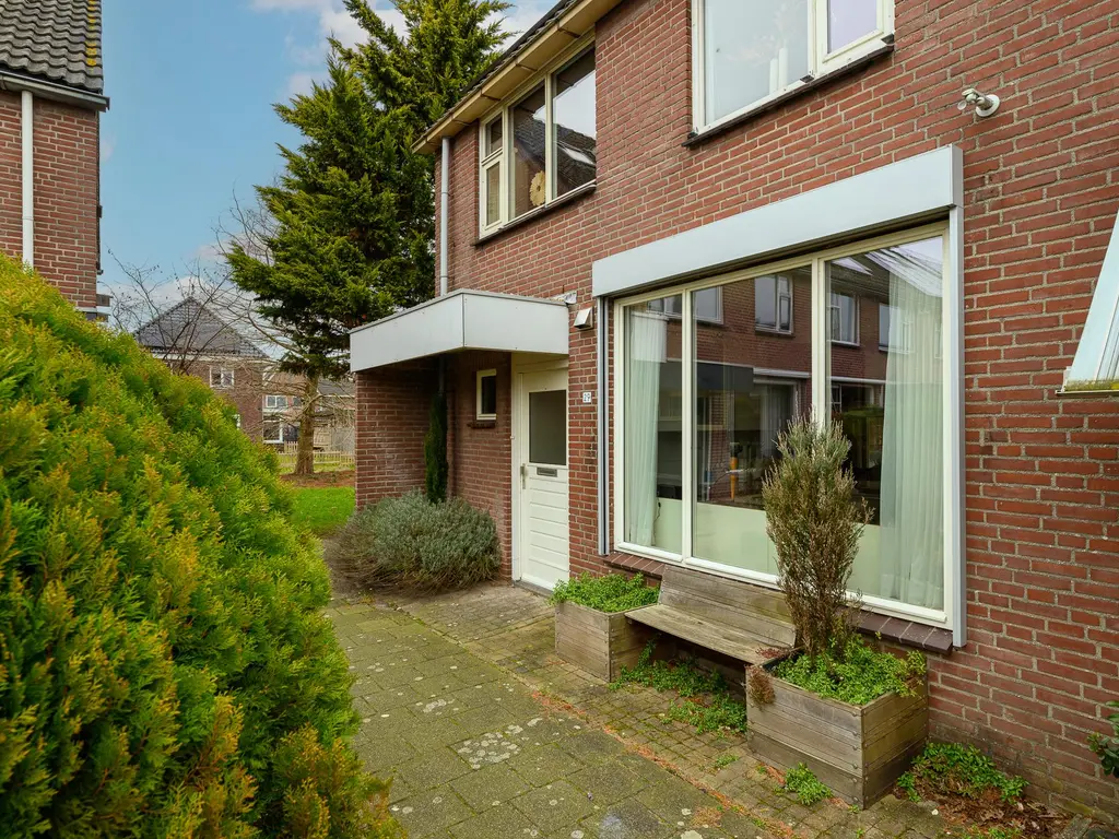 Midden Woerd 29, NAALDWIJK