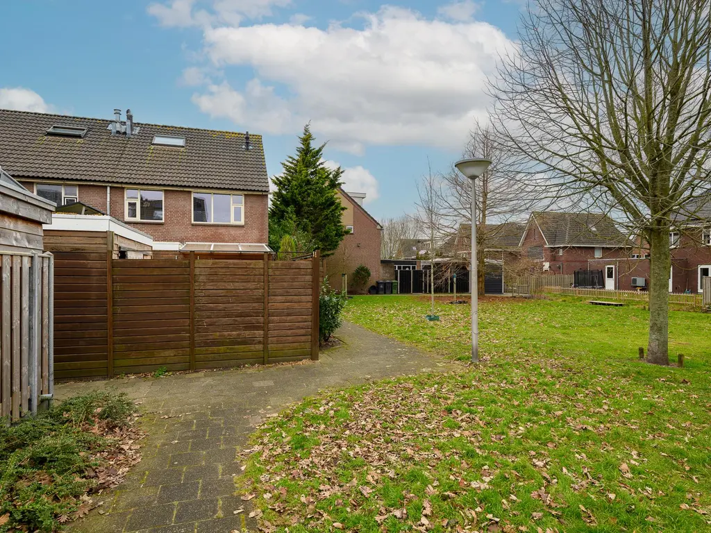 Midden Woerd 29, NAALDWIJK