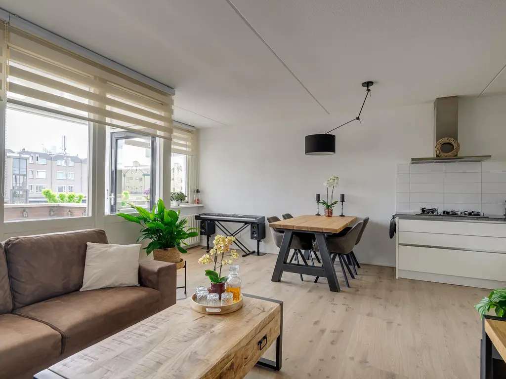 Zandeveltplein 21A, 'S-GRAVENZANDE