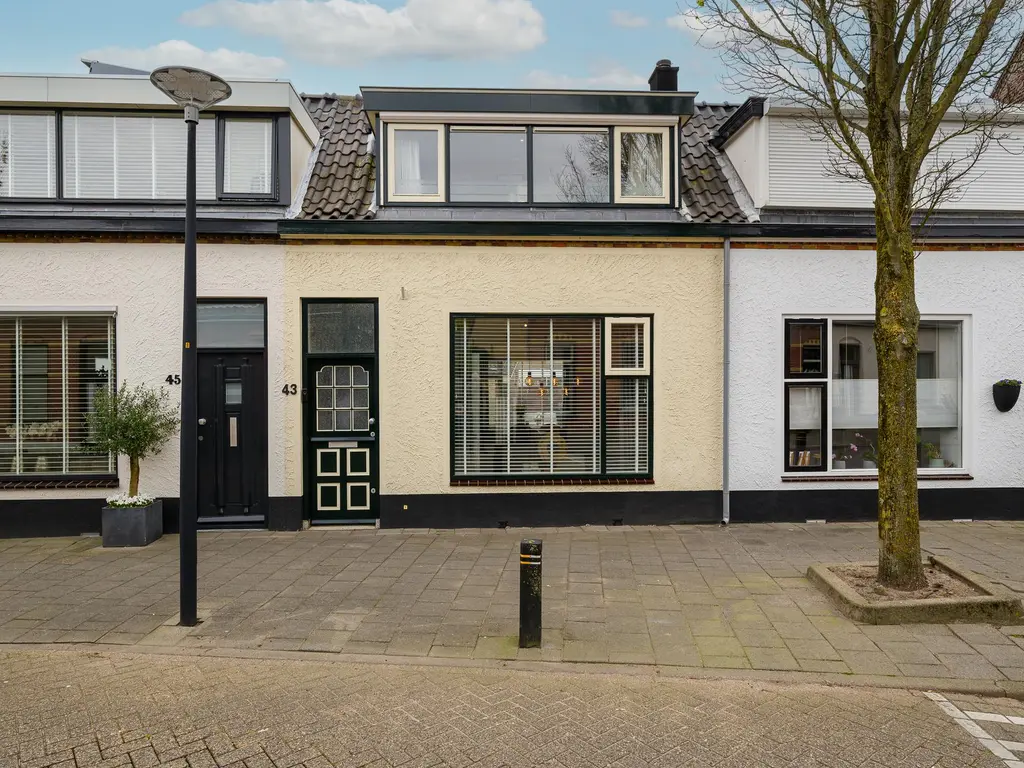 Rijnweg 43, MONSTER