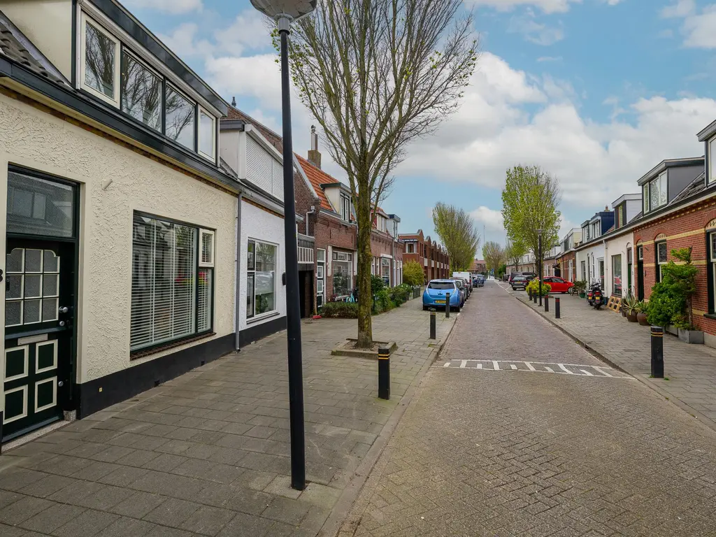 Rijnweg 43, MONSTER