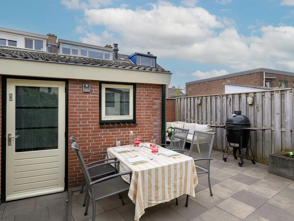 Rijnweg 43, MONSTER