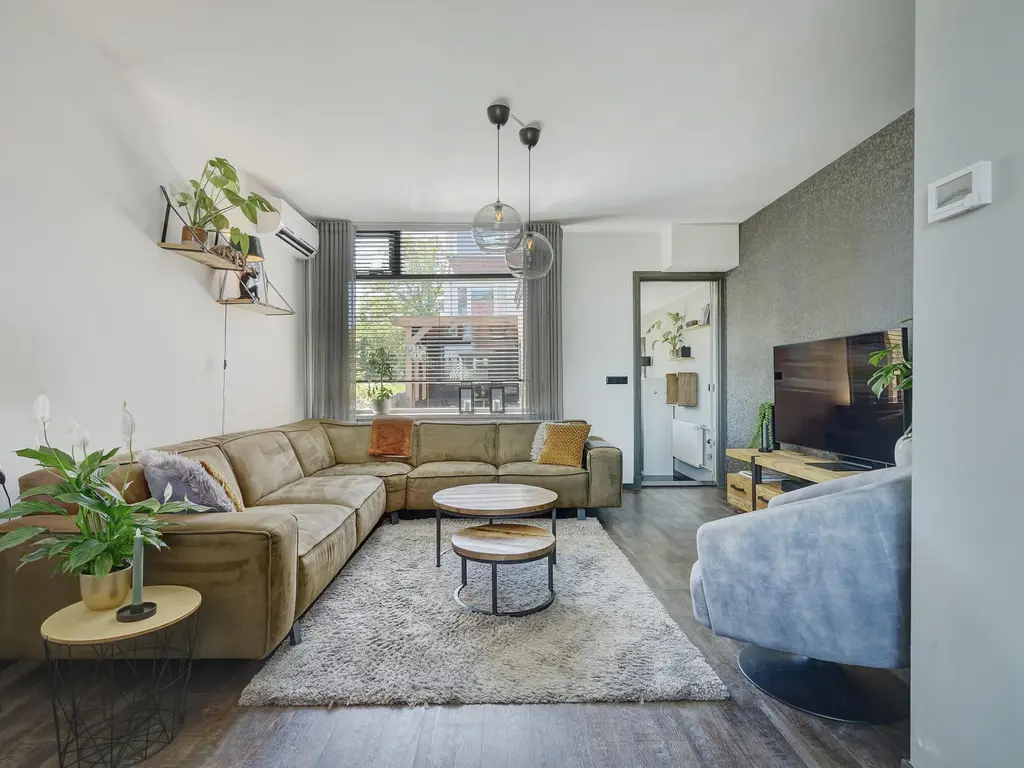 Emmastraat 34, DE LIER