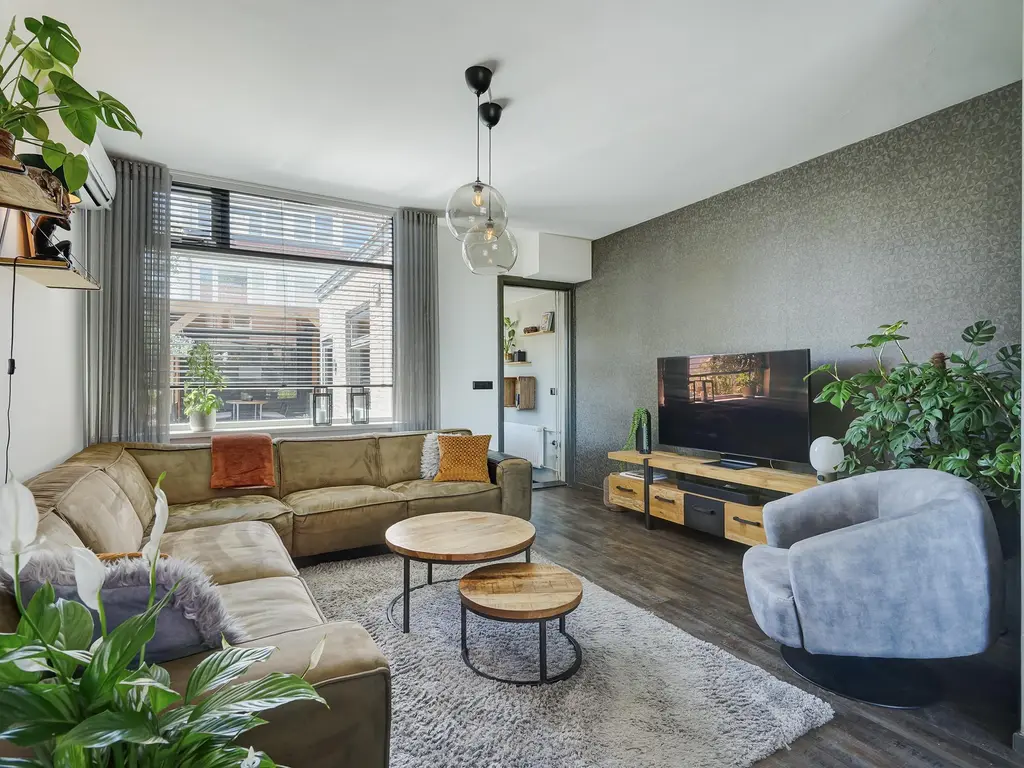 Emmastraat 34, DE LIER