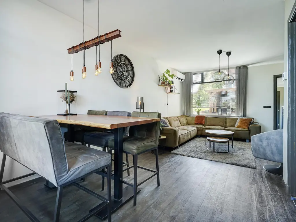 Emmastraat 34, DE LIER