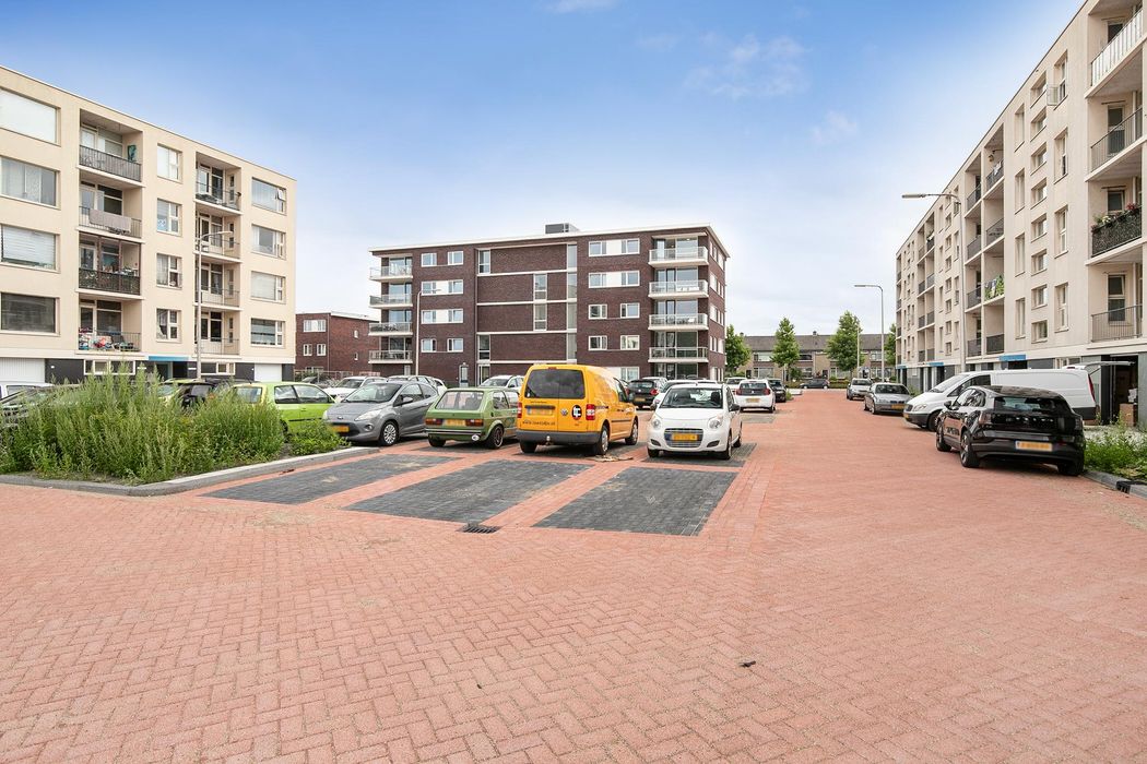 Uranusstraat 15A, SPIJKENISSE foto 34