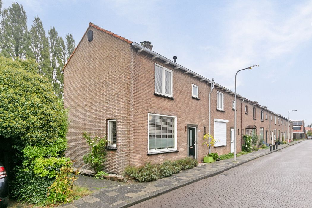 Molenstraat 1, SPIJKENISSE foto 0