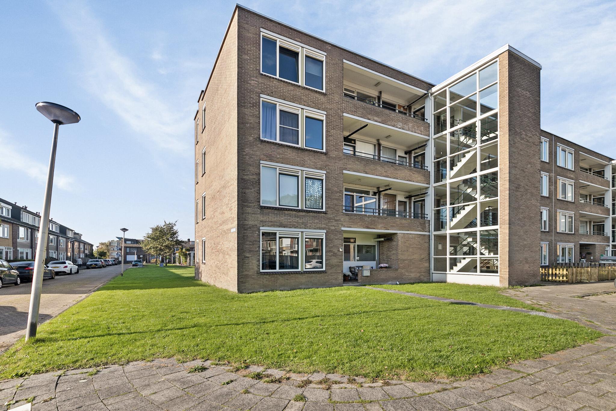 Rembrandtstraat 125, SPIJKENISSE foto 0