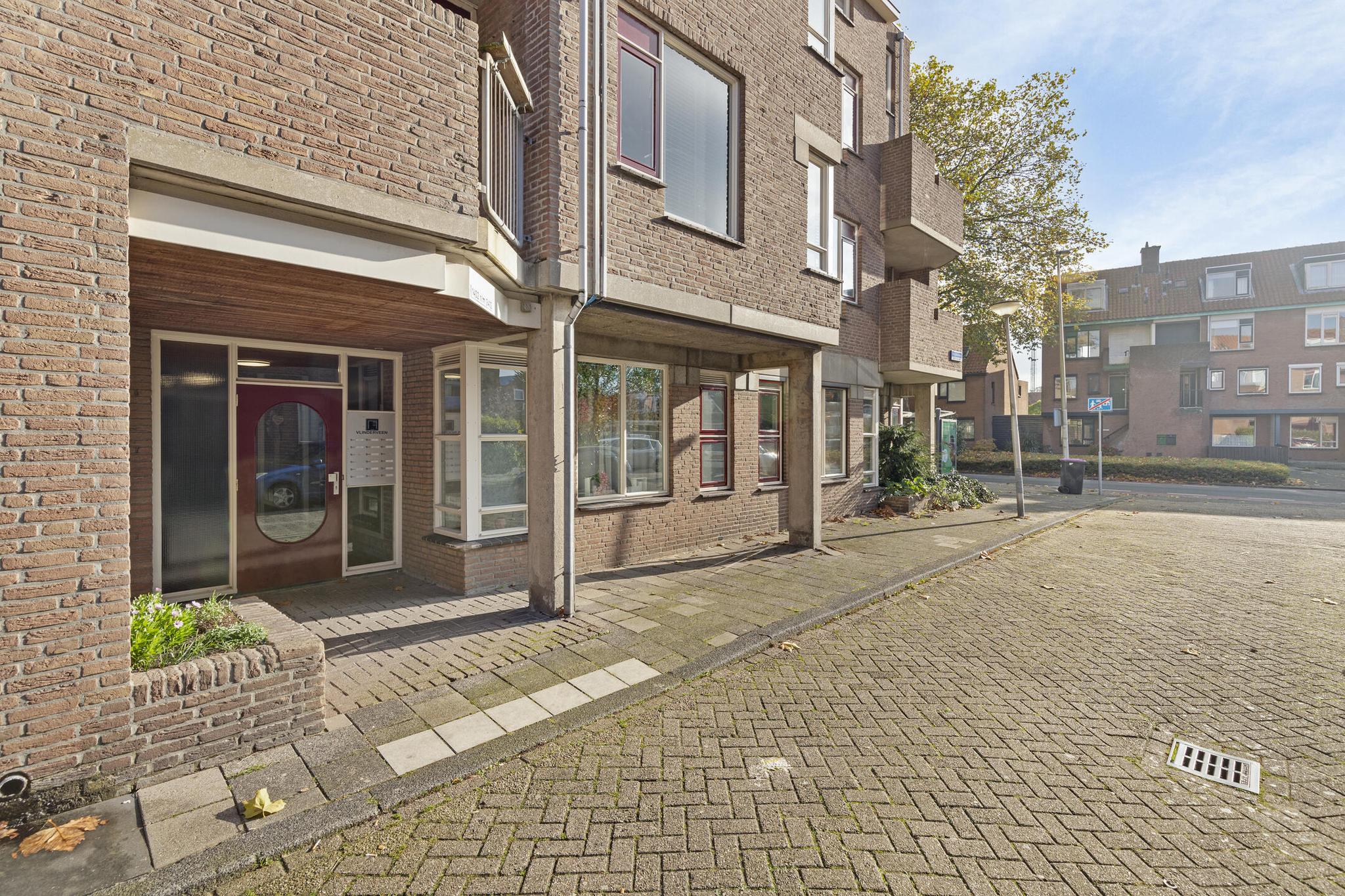 Vlinderveen 1402, SPIJKENISSE foto 1