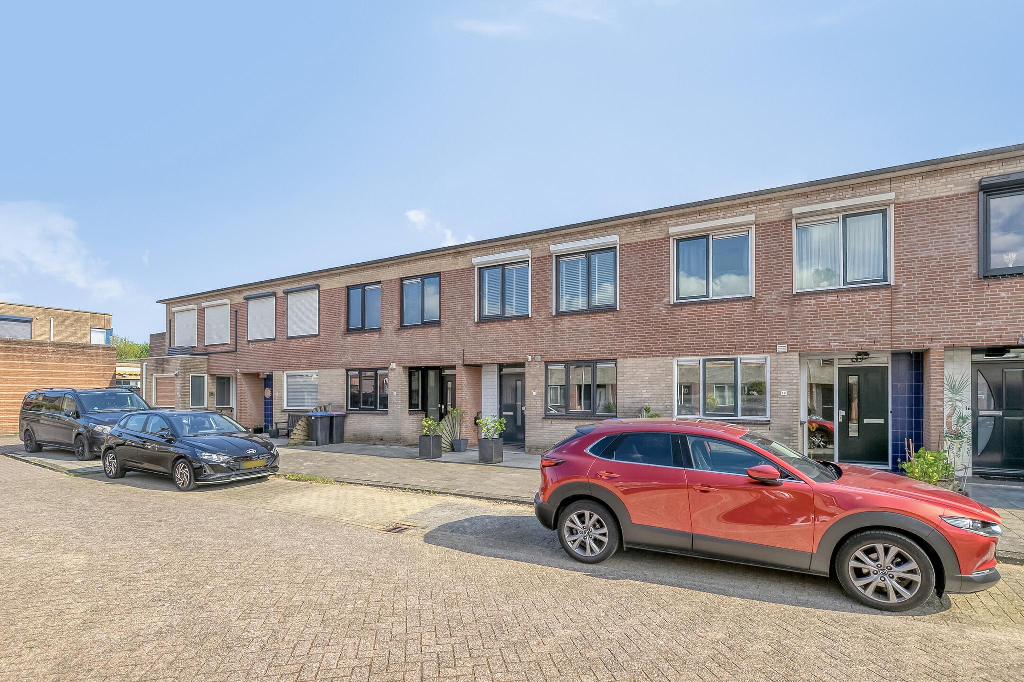 Annie van Hattemstraat 20, SPIJKENISSE foto 1