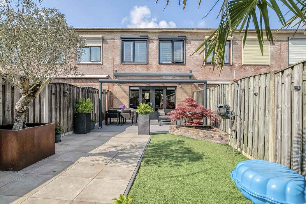 Annie van Hattemstraat 20, SPIJKENISSE foto 31