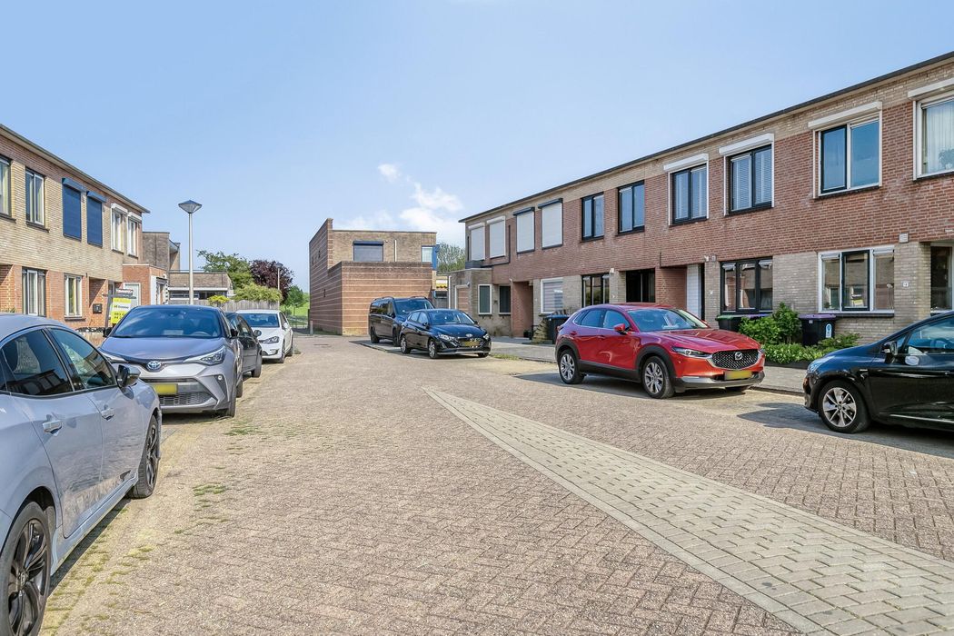 Annie van Hattemstraat 20, SPIJKENISSE foto 34
