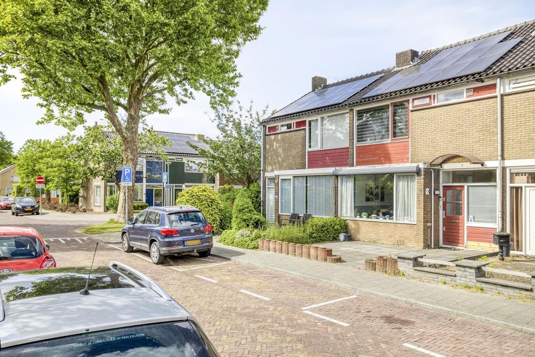 Lijsterbeslaan 15, ROZENBURG foto 0