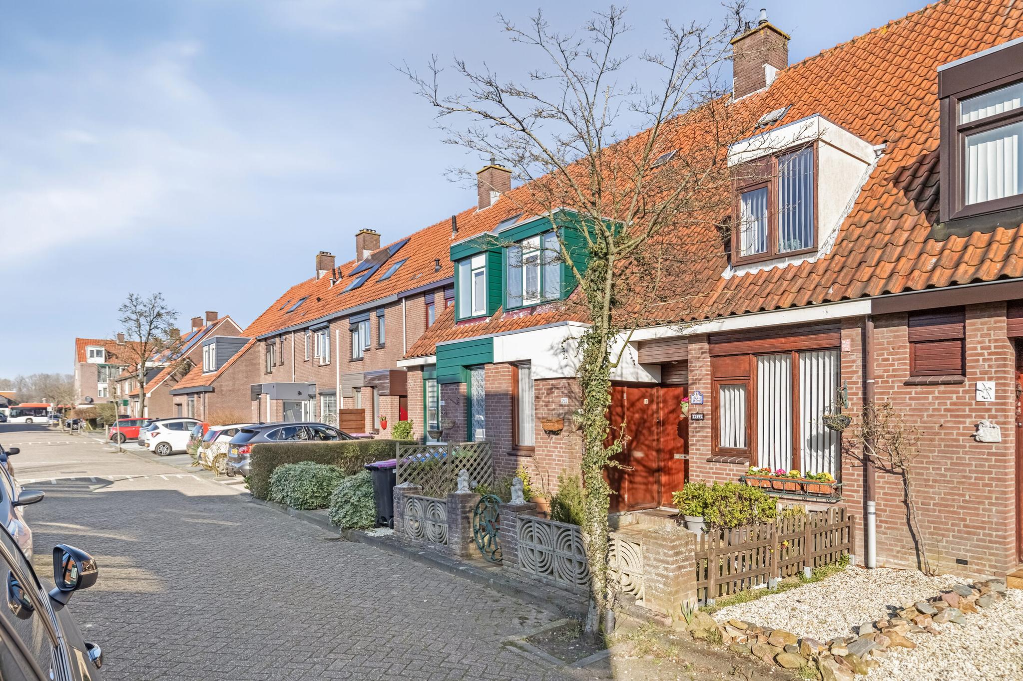 Libelleveen 253, SPIJKENISSE foto 1