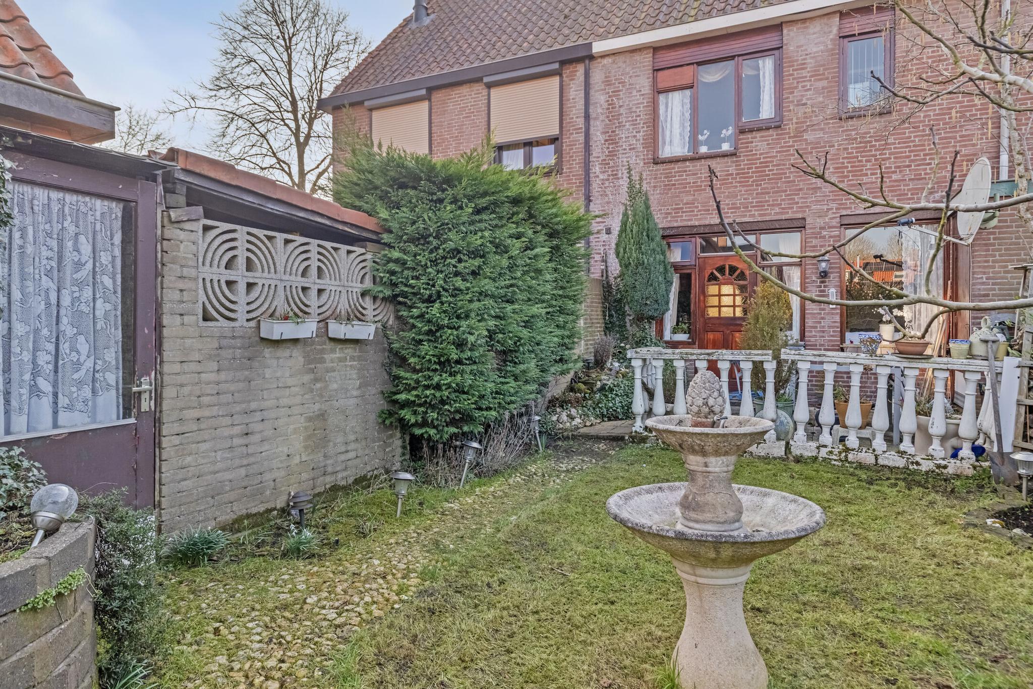 Libelleveen 253, SPIJKENISSE foto 27