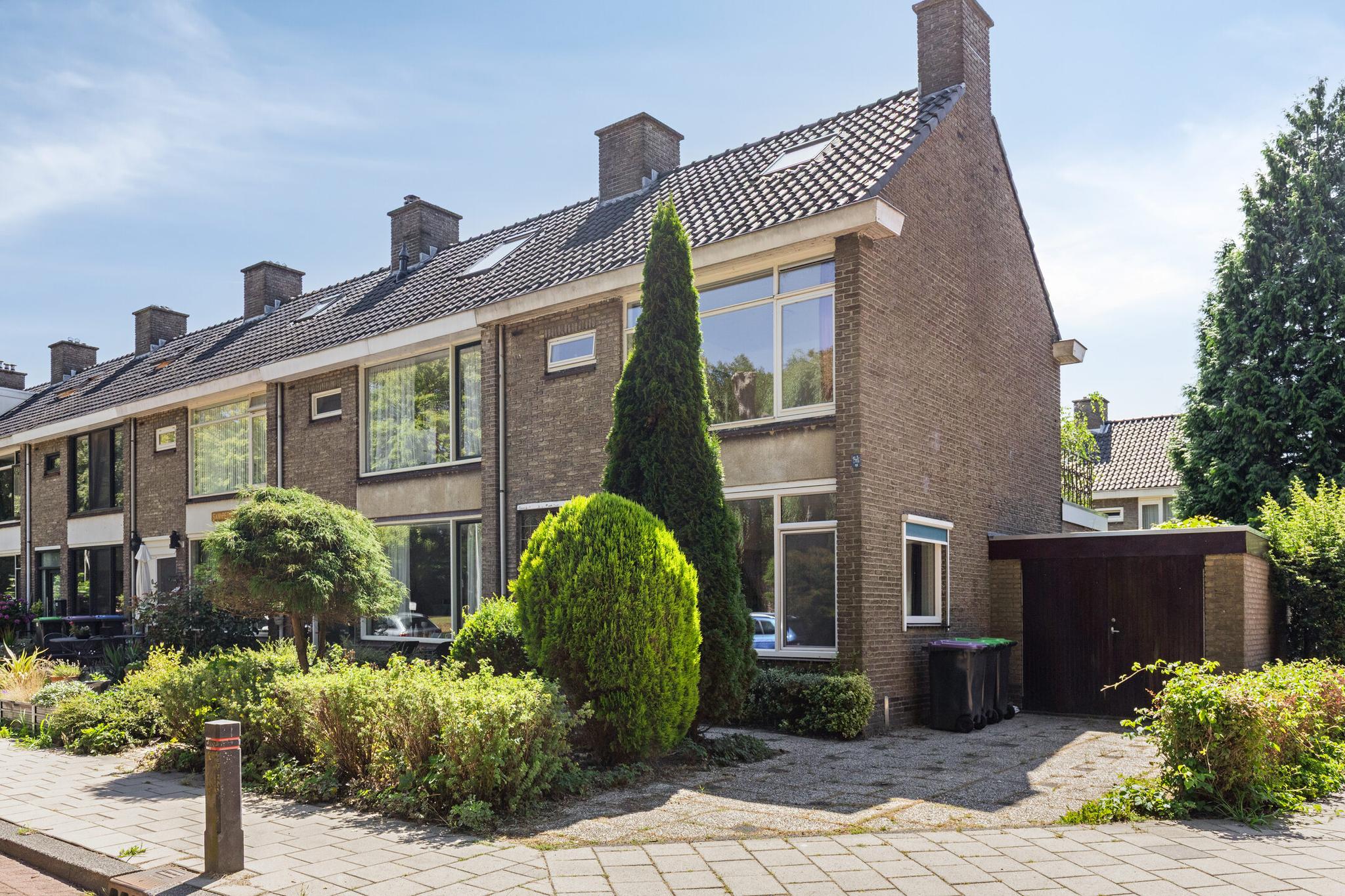 Leliestraat 76, SPIJKENISSE foto 0