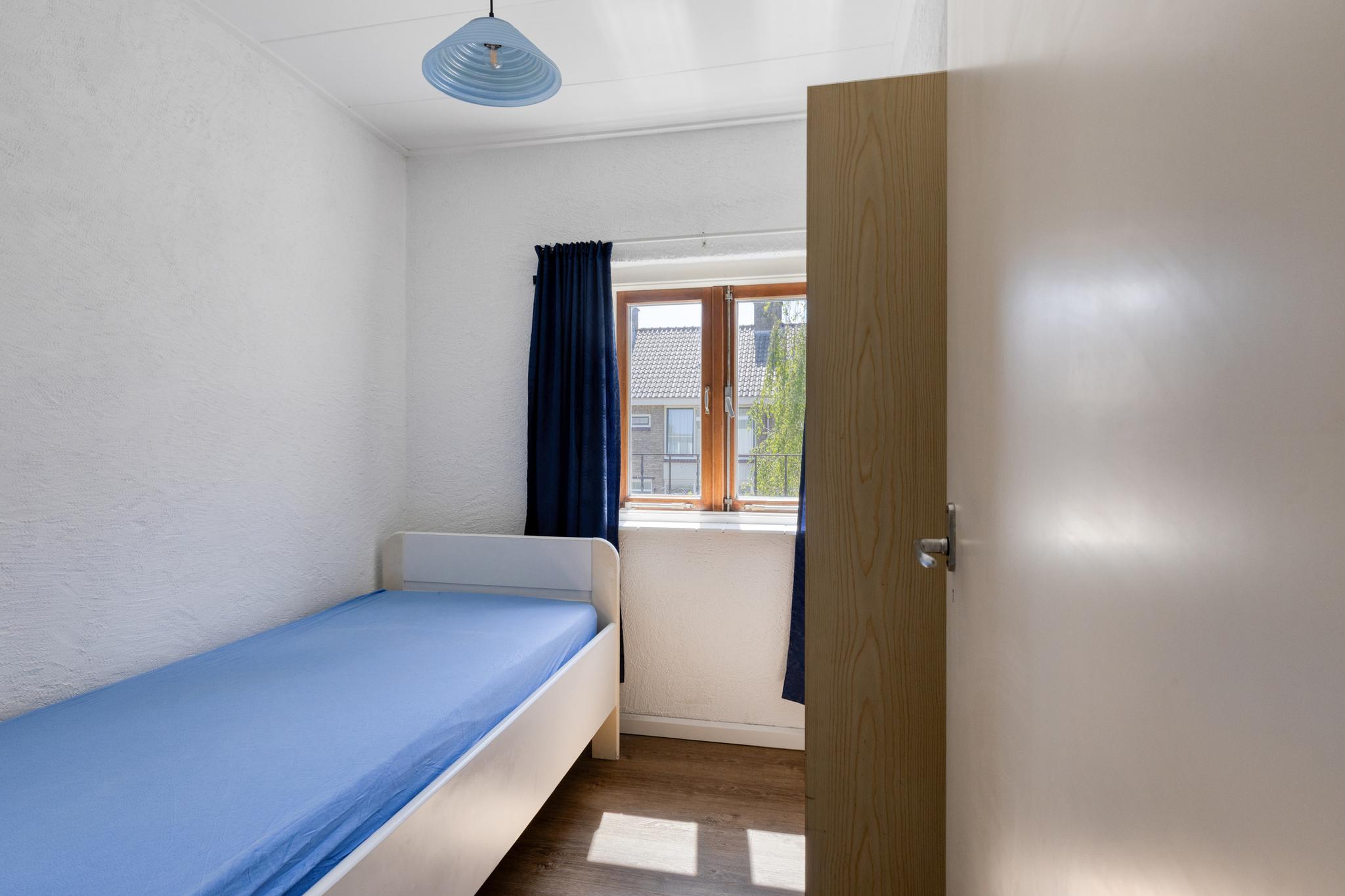 Leliestraat 76, SPIJKENISSE foto 11