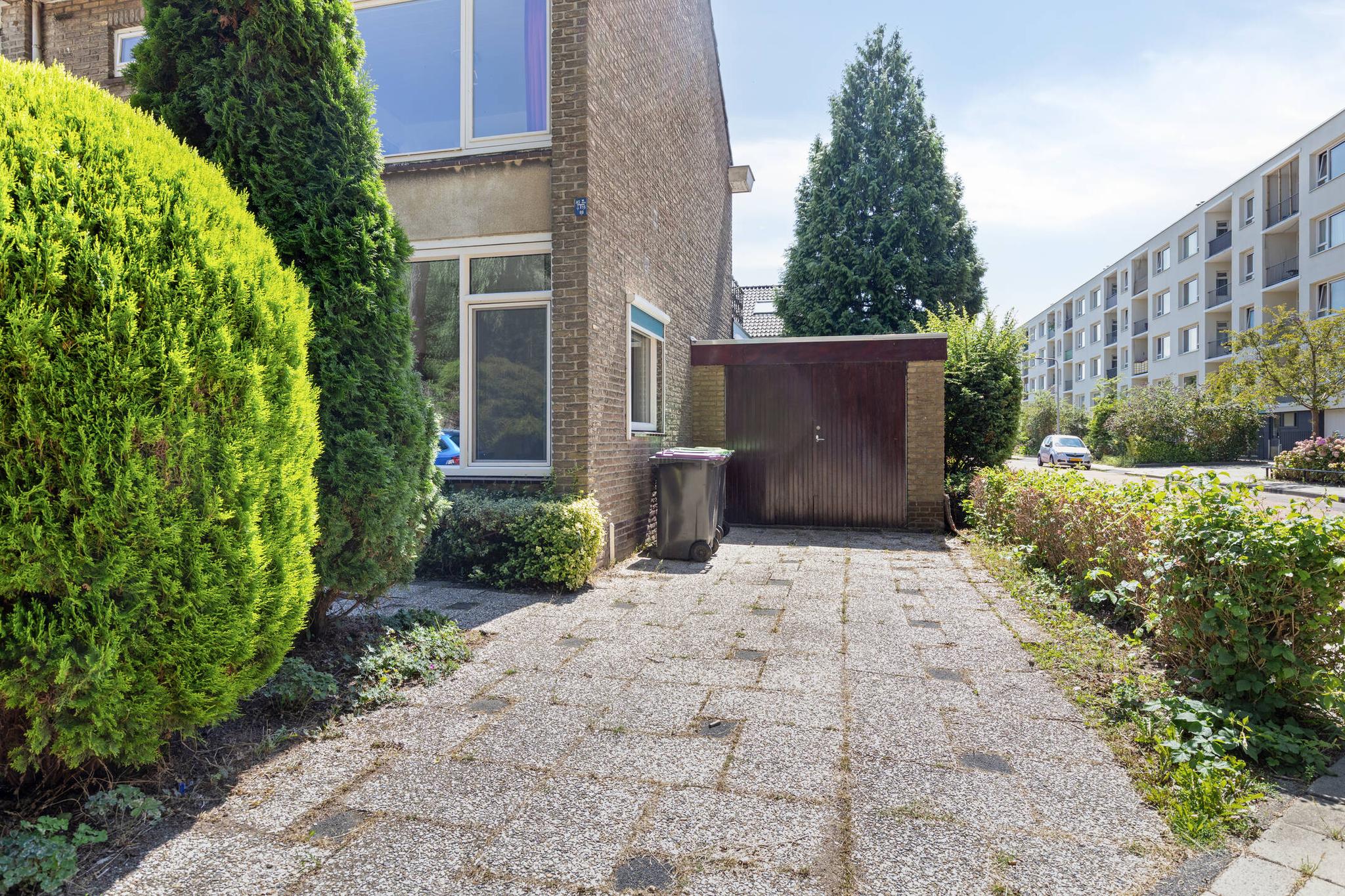 Leliestraat 76, SPIJKENISSE foto 26