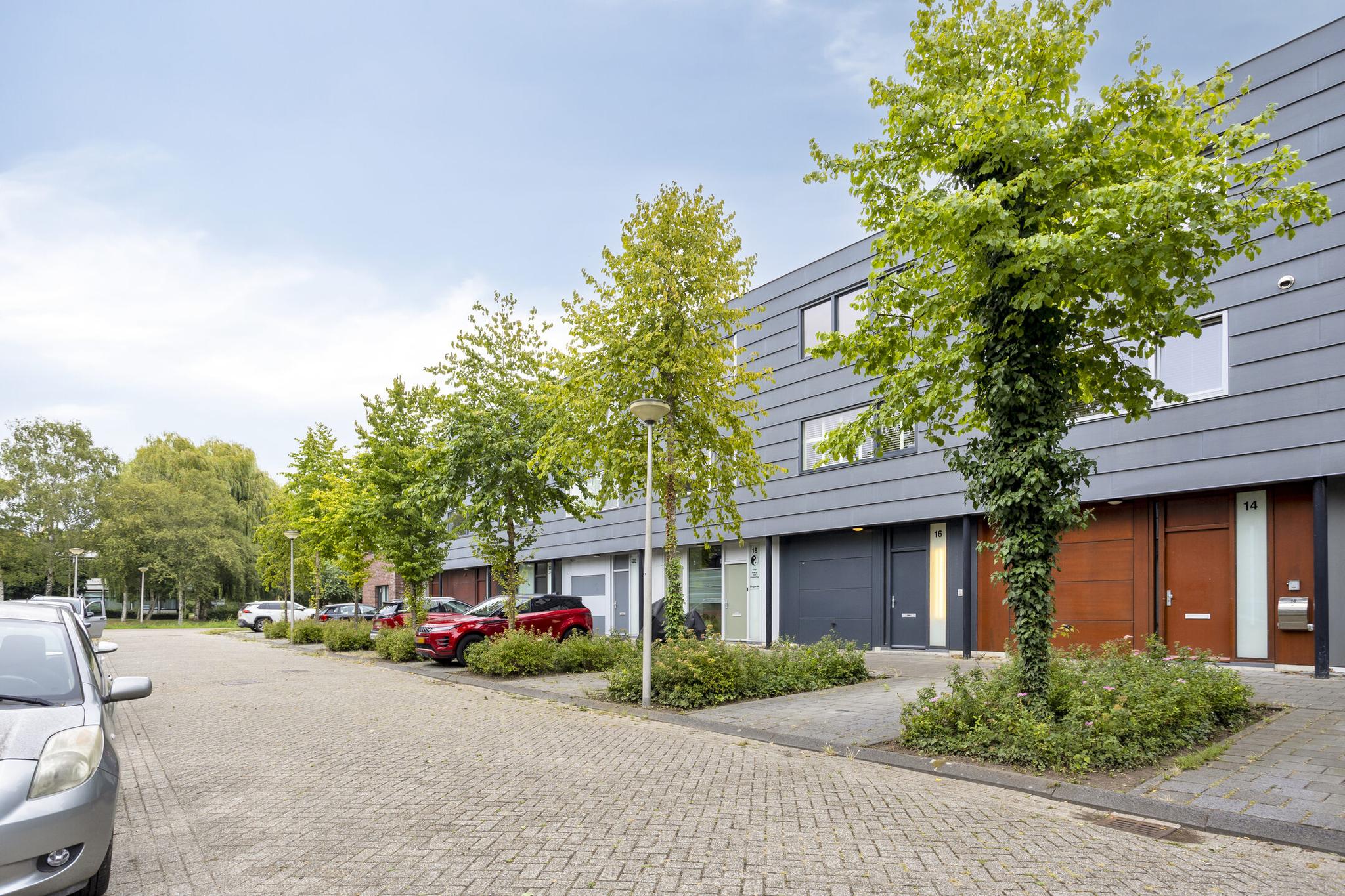 J. Kluitstraat 16, SPIJKENISSE foto 0