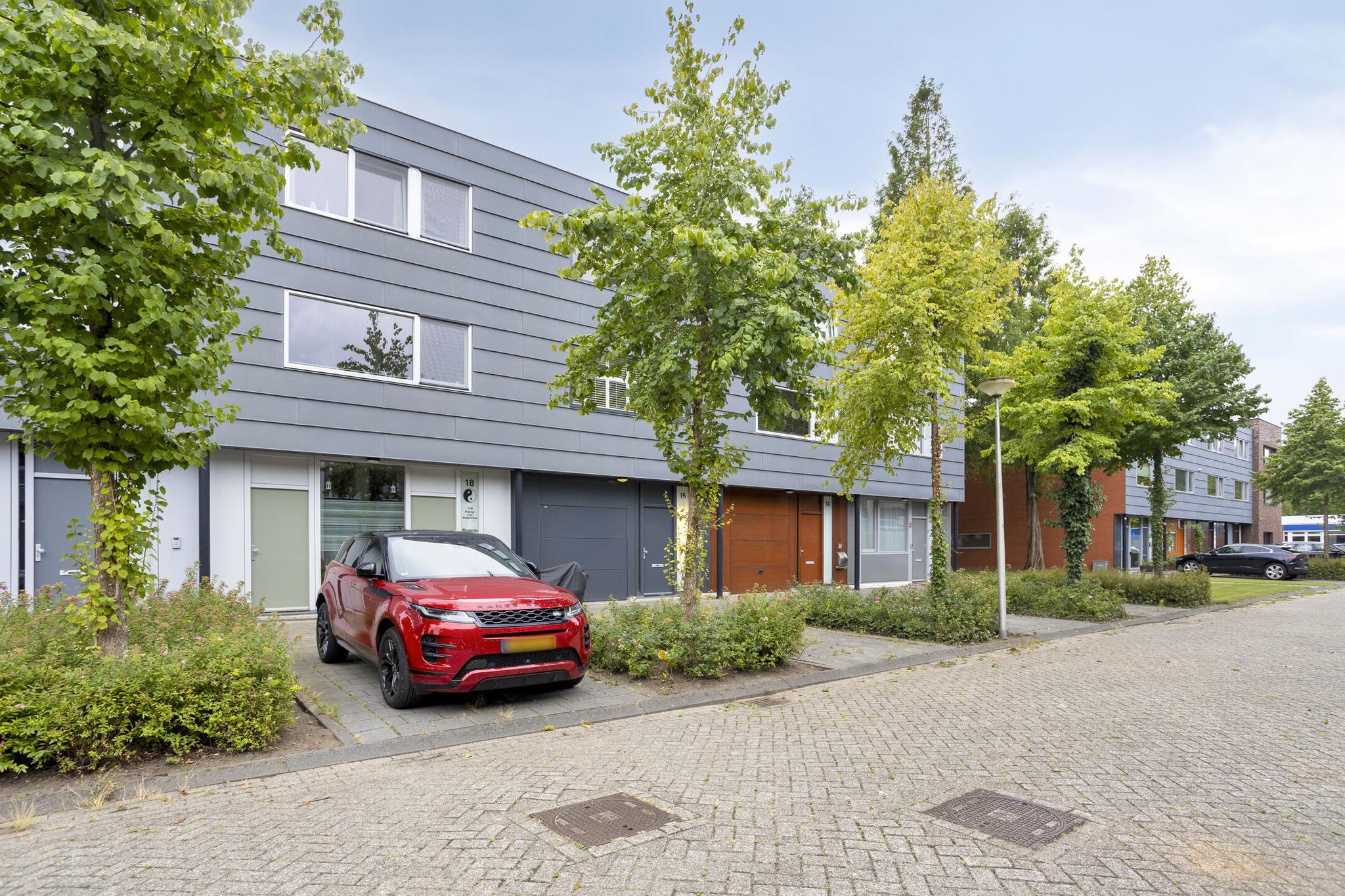 J. Kluitstraat 16, SPIJKENISSE foto 2