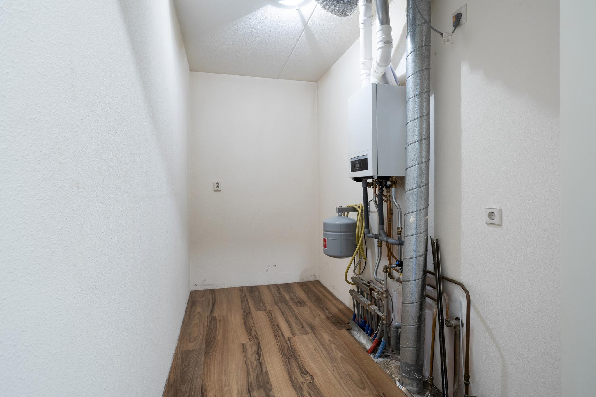 J. Kluitstraat 16, SPIJKENISSE foto 27