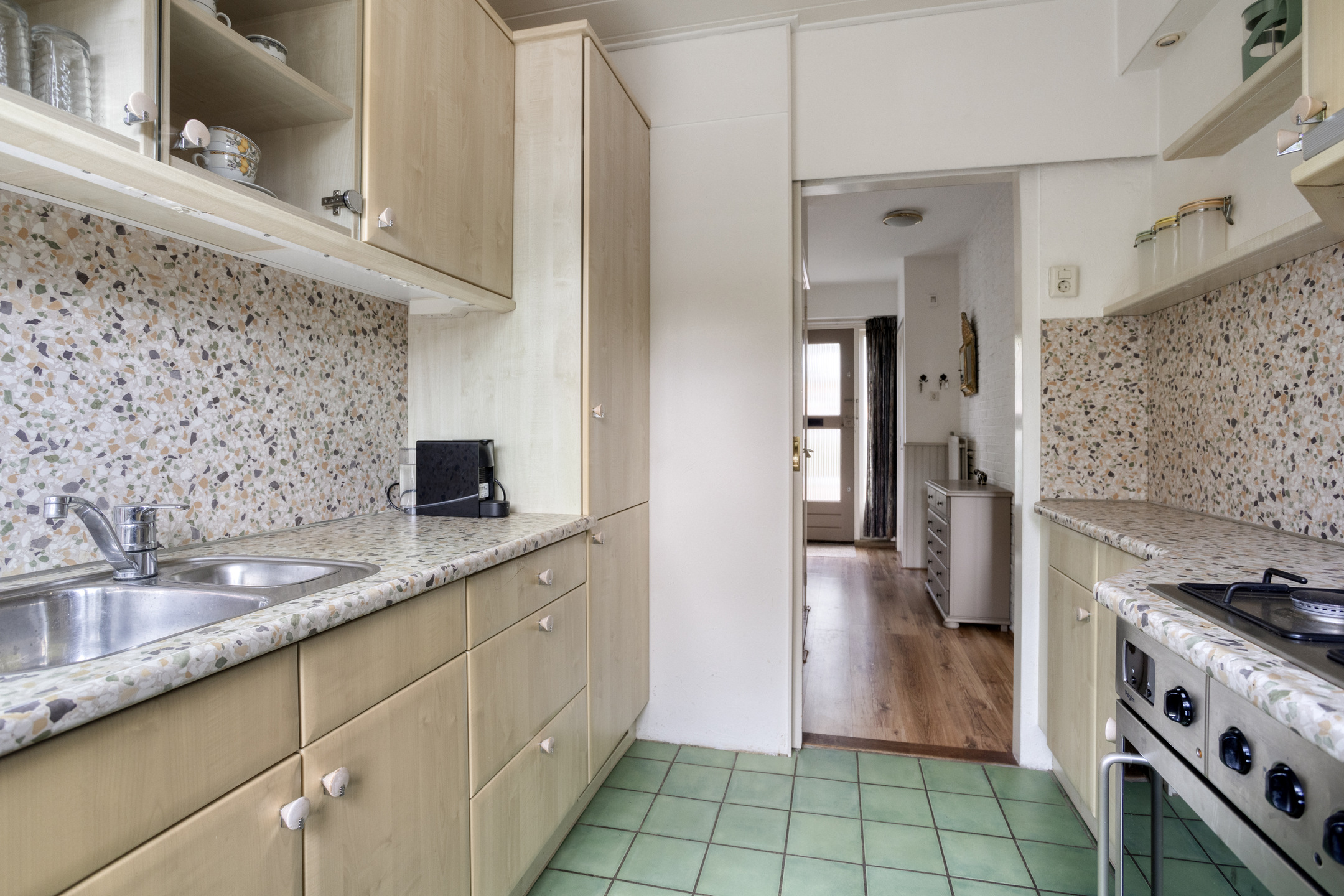 Prins Bernhardlaan 12, SPIJKENISSE foto 8
