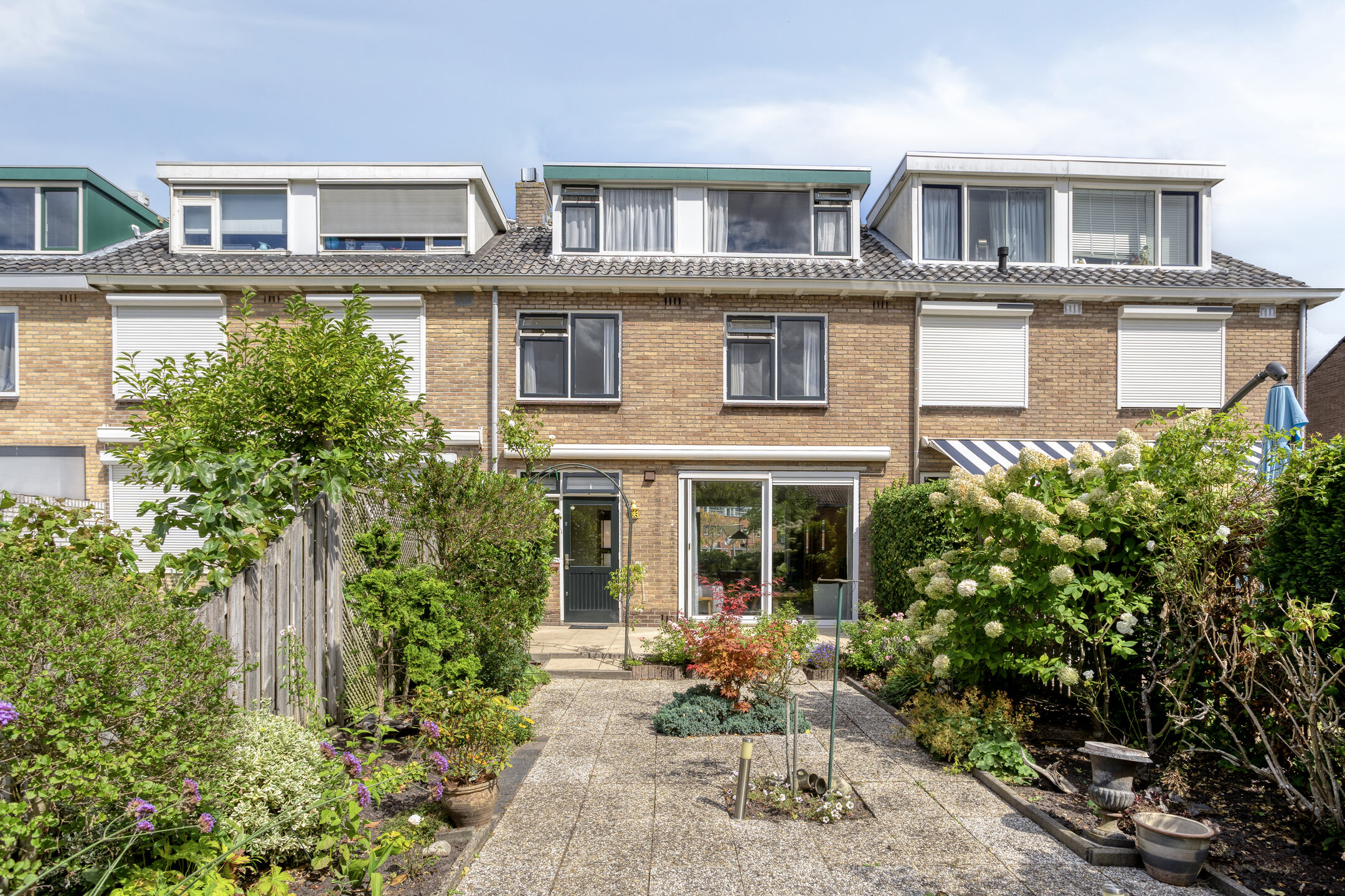Prins Bernhardlaan 12, SPIJKENISSE foto 1