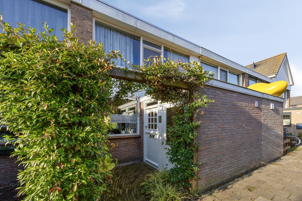 Prins Bernhardstraat 44, ZUIDLAND foto 0