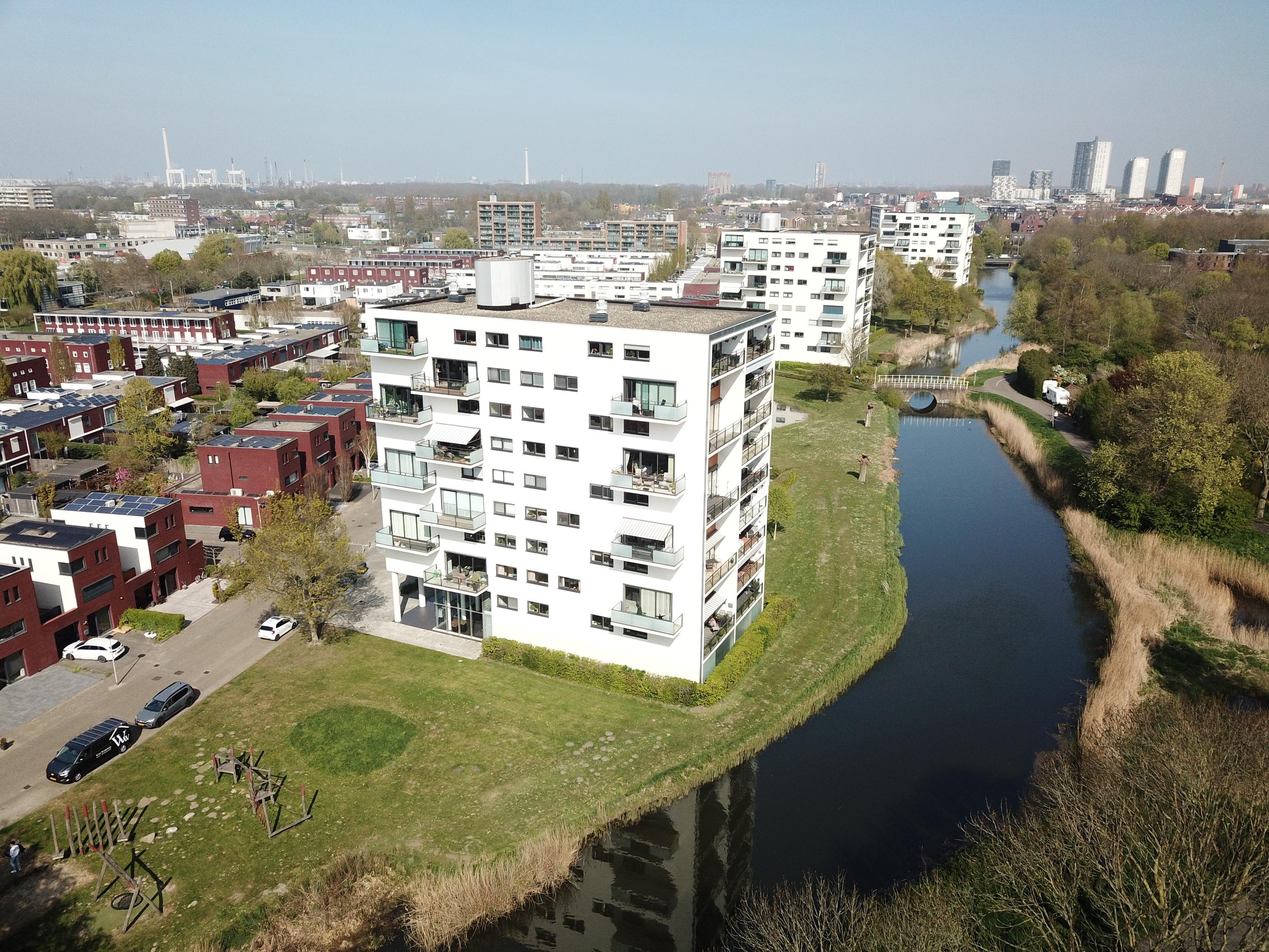 J. de Baanlaan 139, SPIJKENISSE foto 0