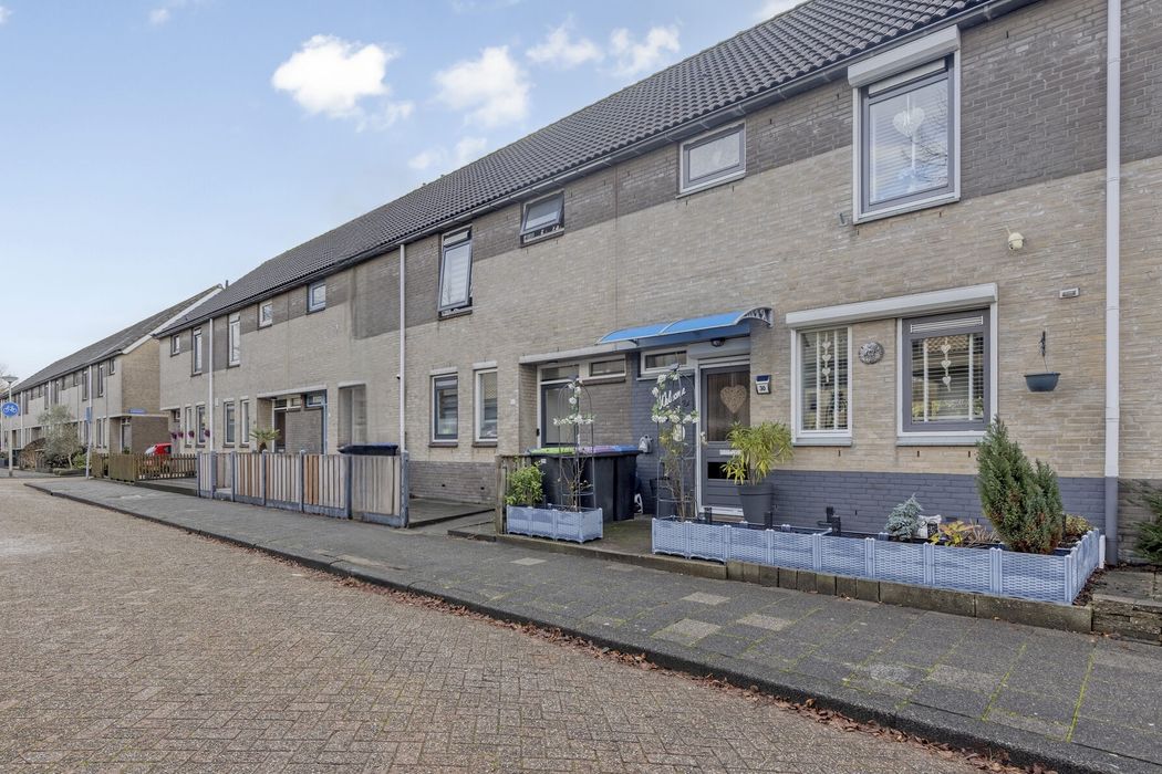 Donaulaan 30, SPIJKENISSE foto 0