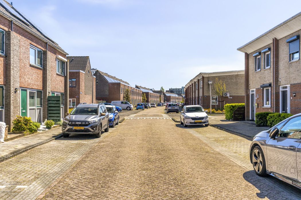 Marguerite Durasstraat 32, SPIJKENISSE foto 24