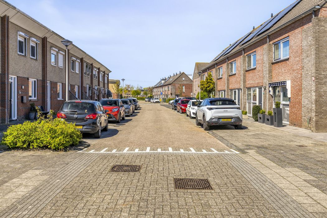 Marguerite Durasstraat 32, SPIJKENISSE foto 25
