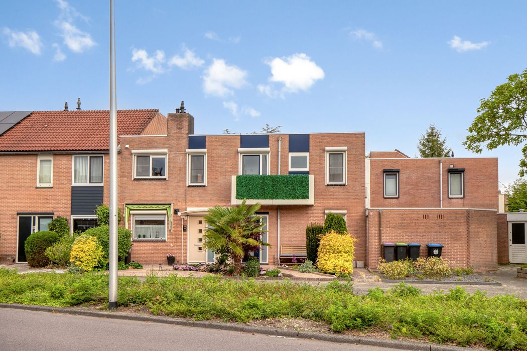 Gaard 52, SPIJKENISSE foto 1
