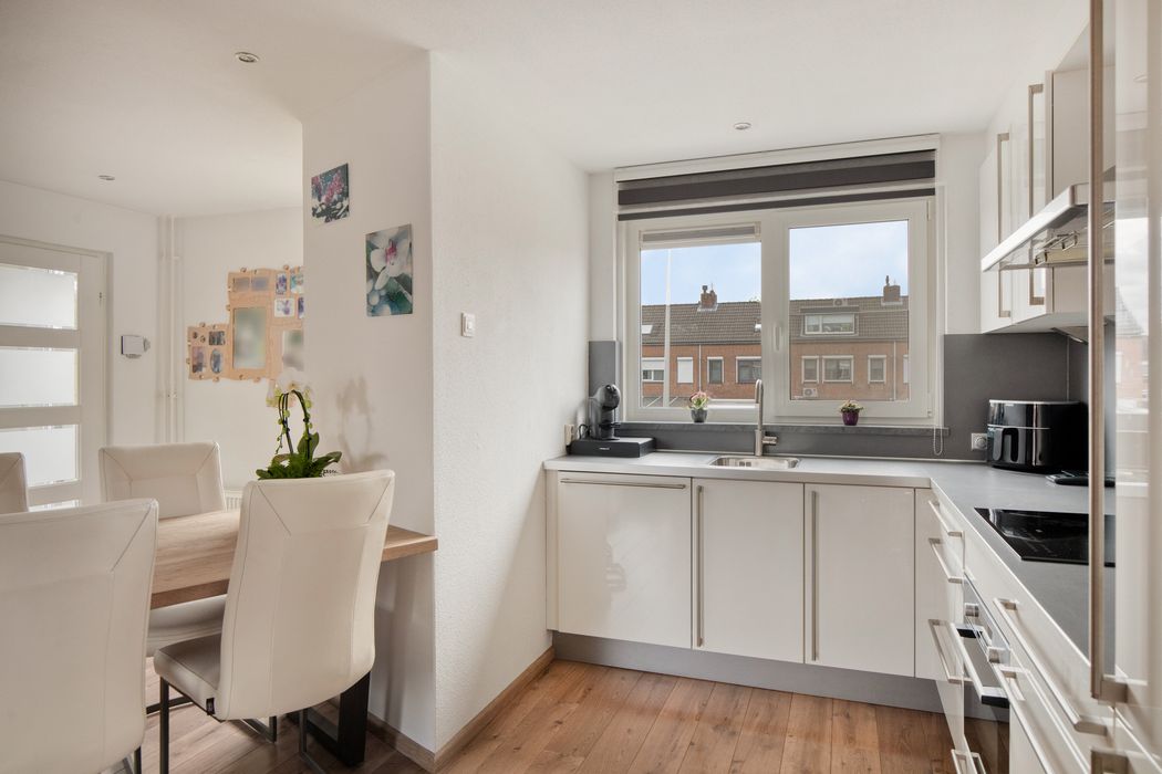 Gaard 52, SPIJKENISSE foto 9