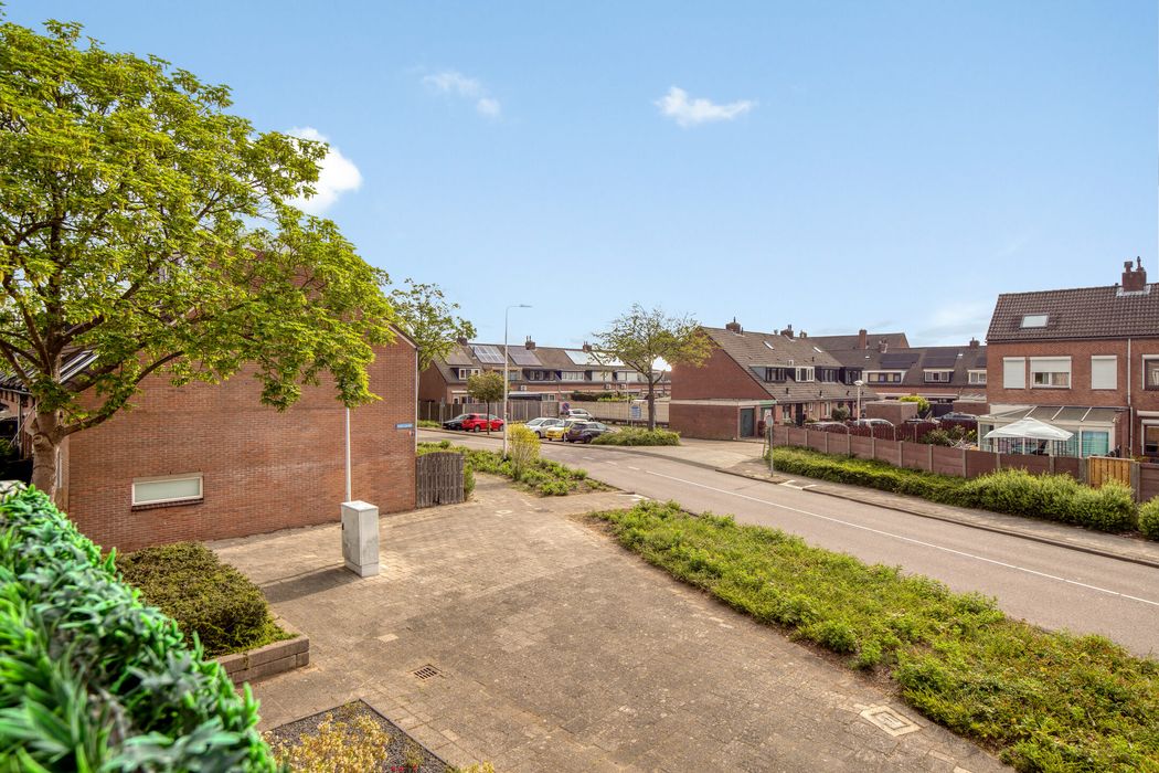 Gaard 52, SPIJKENISSE foto 29
