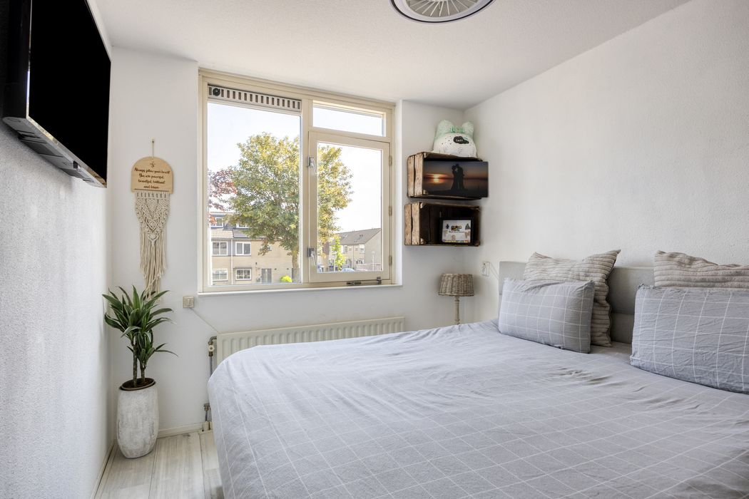 Margaretha Roosenboomstraat 16, SPIJKENISSE foto 9