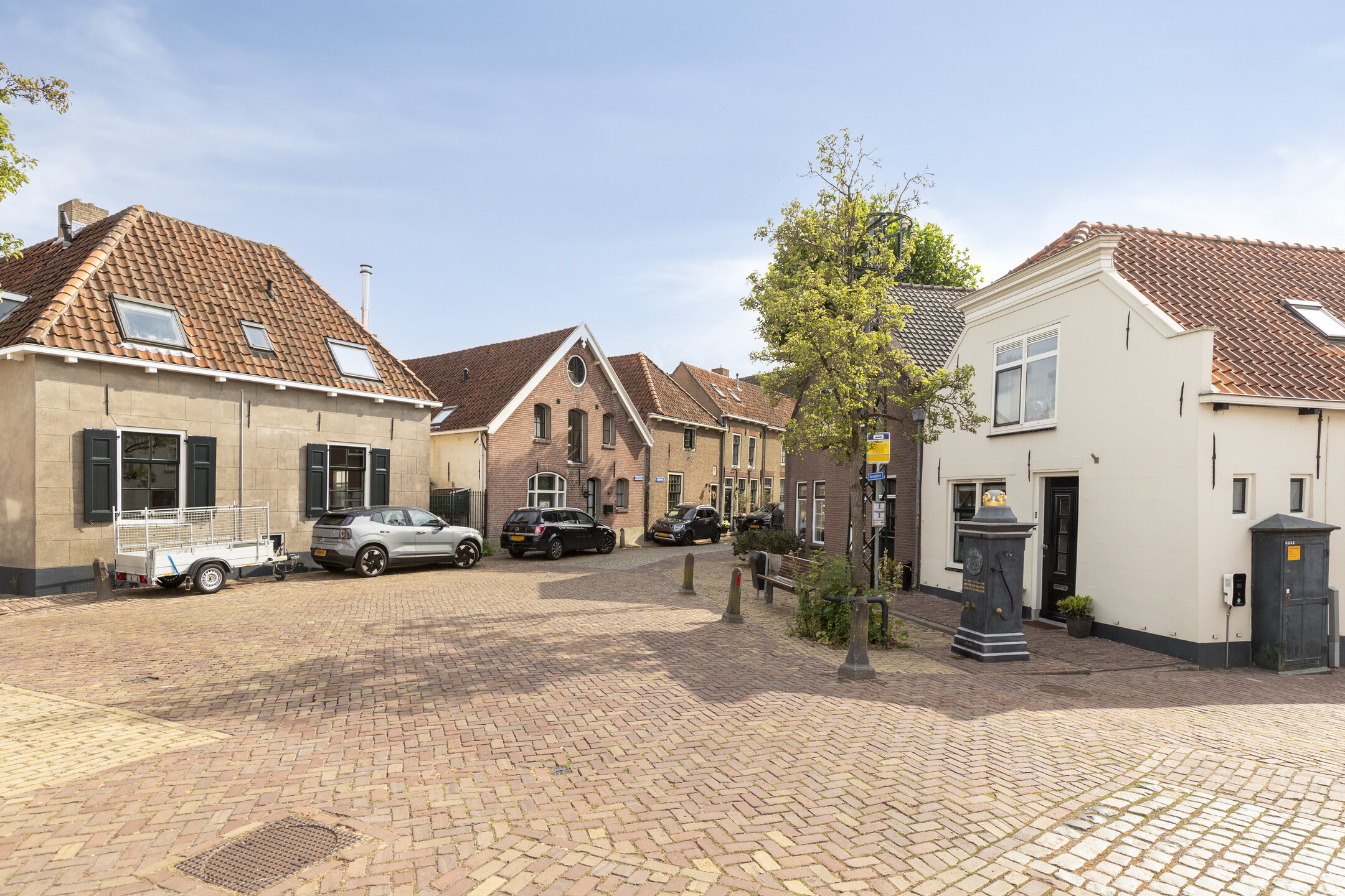 Dorpsplein 5, GEERVLIET foto 1