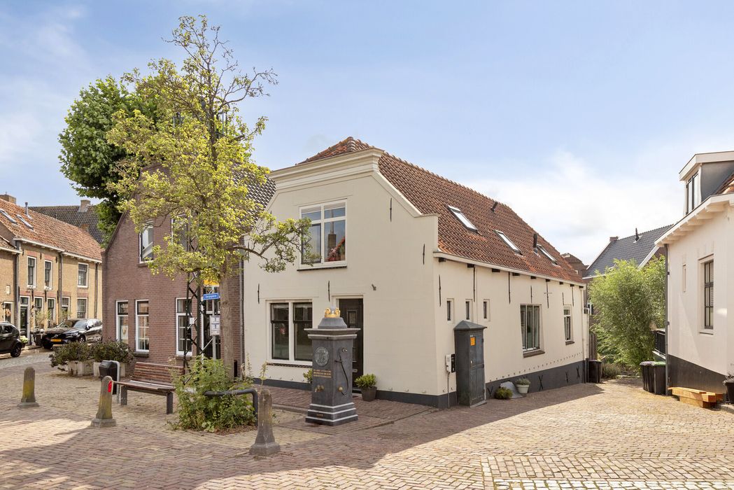Dorpsplein 5, GEERVLIET foto 0
