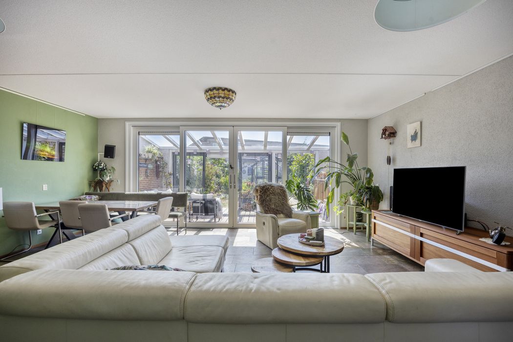 Henri&euml;tte Roland Holststraat 30, SPIJKENISSE foto 2
