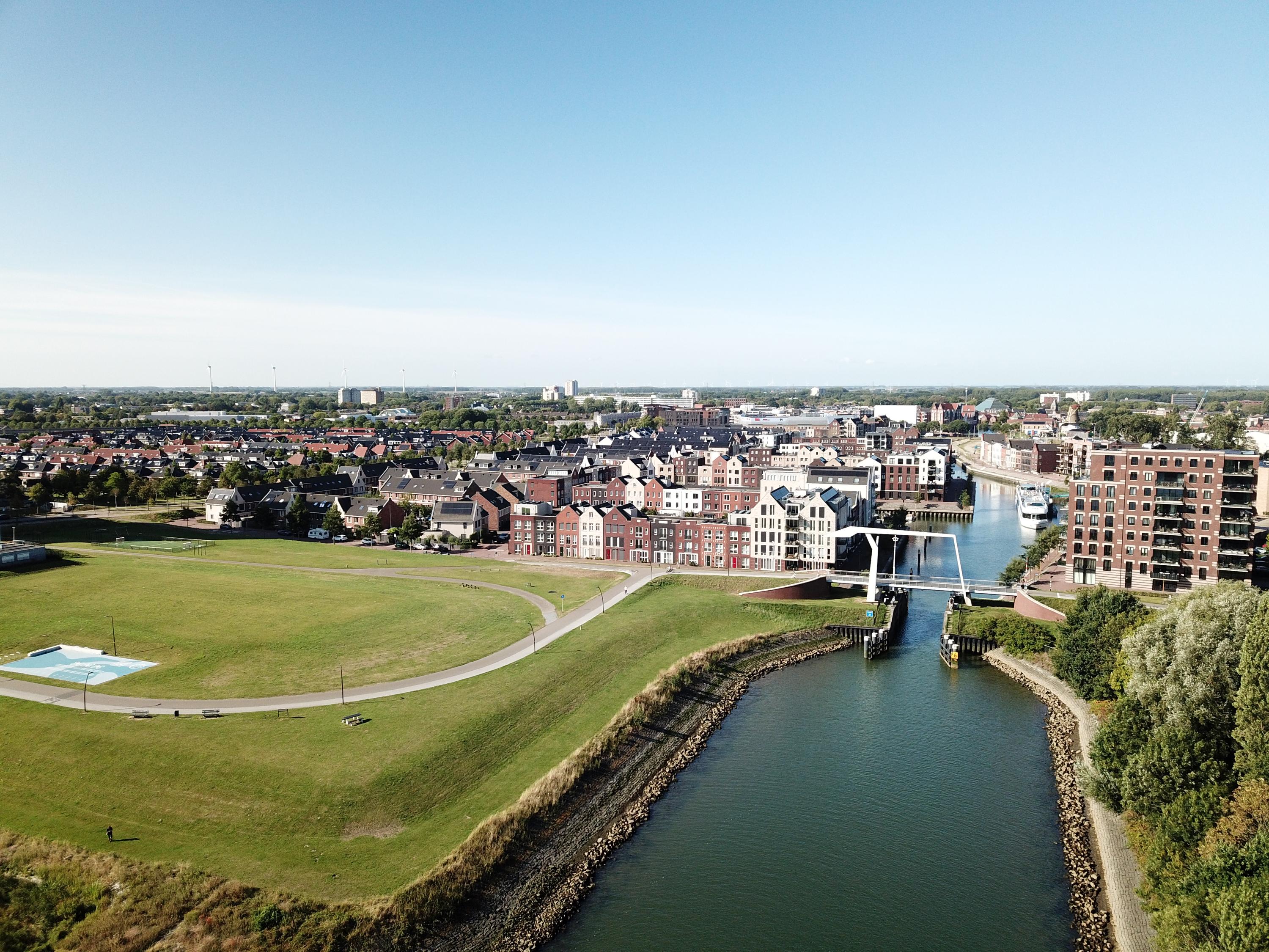 Sluiskade 88, SPIJKENISSE foto 1