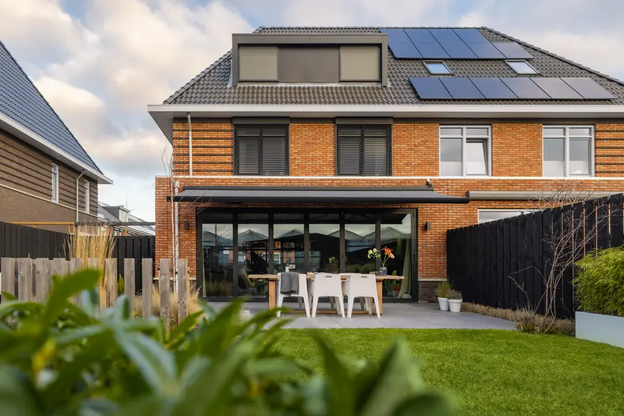 Zonwering, terrasoverkappingen en raamdecoratie