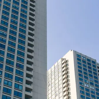 Tekort aan beschikbare ruimte en grond zet rem op commerciële vastgoedmarkt