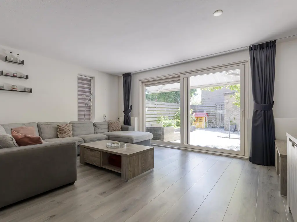 Bizetstraat 1, ALMERE